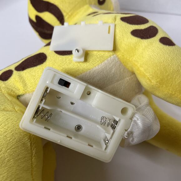 Disney Store Lion Guard Fuli Plush Toy Cheetah The Lion King 12"x 11" - Picture 6 of 6